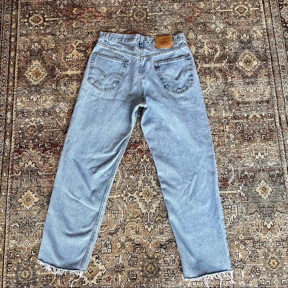 ✨SOLD✨ Vintage Levi’s 550 High Waisted Straight Leg Jeans in Light Wash - 33 - Picture 2 of 4